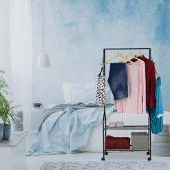 Relaxdays Garderobenständer 10027470, Mit Rollen, 2 Ablagen & 4 Haken, Metall, Schwarz -WENKO Shop 315b243c033d77398a42f904020b7beafc1ea97f garderobenstaender relaxdays 10027470